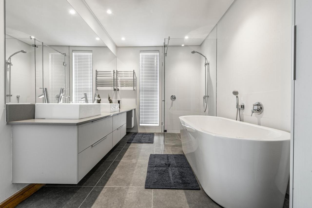 17 Marine - 3bedroom Sea-facing Apt101 *